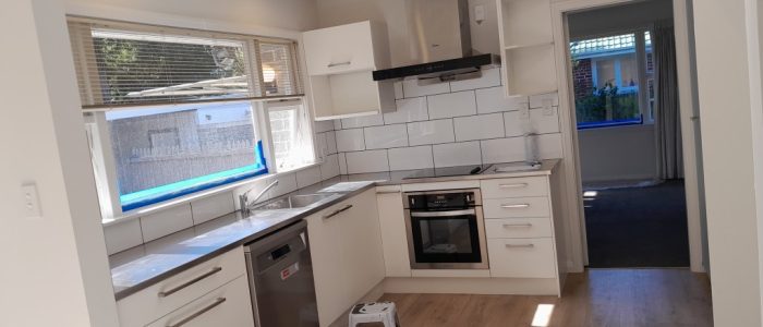 77 Grahams Rd, Kitchen
