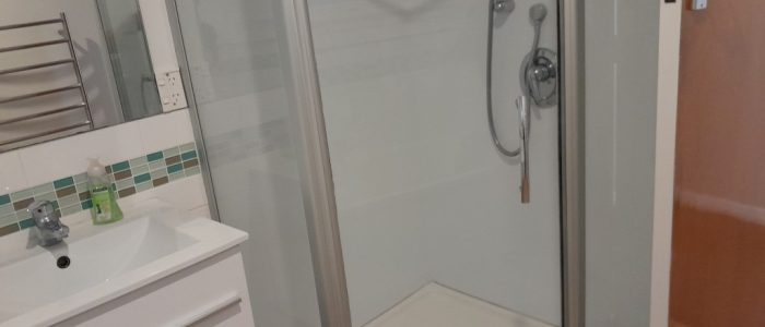 77 grahams Rd, Bathroom