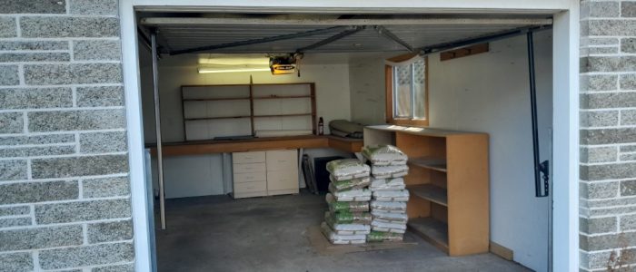 77 Grahams Rd, Garage