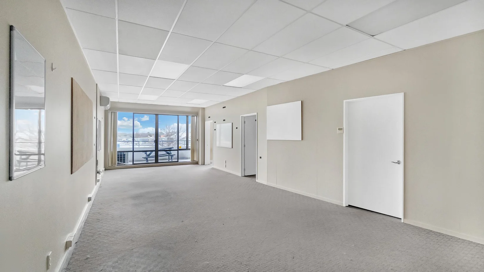 11/77 Hilton Street, Kaiapo | LEASE | Prime Commercial Space Available Now