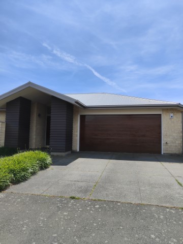 28 Burbank Drive, Aidanfield | 4 Bedroom 2 bathroom | $800/week