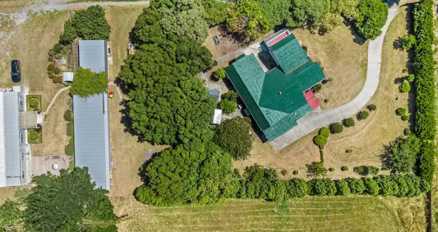 461 Robinsons Road, LINCOLN | 5 bedroom 2 bathroom house with farm | $1500/week