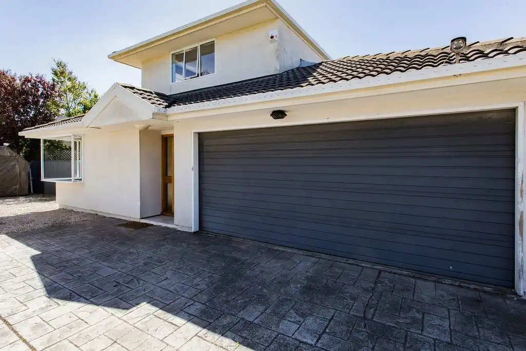 42 Waimairi Road, Upper Riccarton | 4 Bedroom 2 bathroom | $780/week