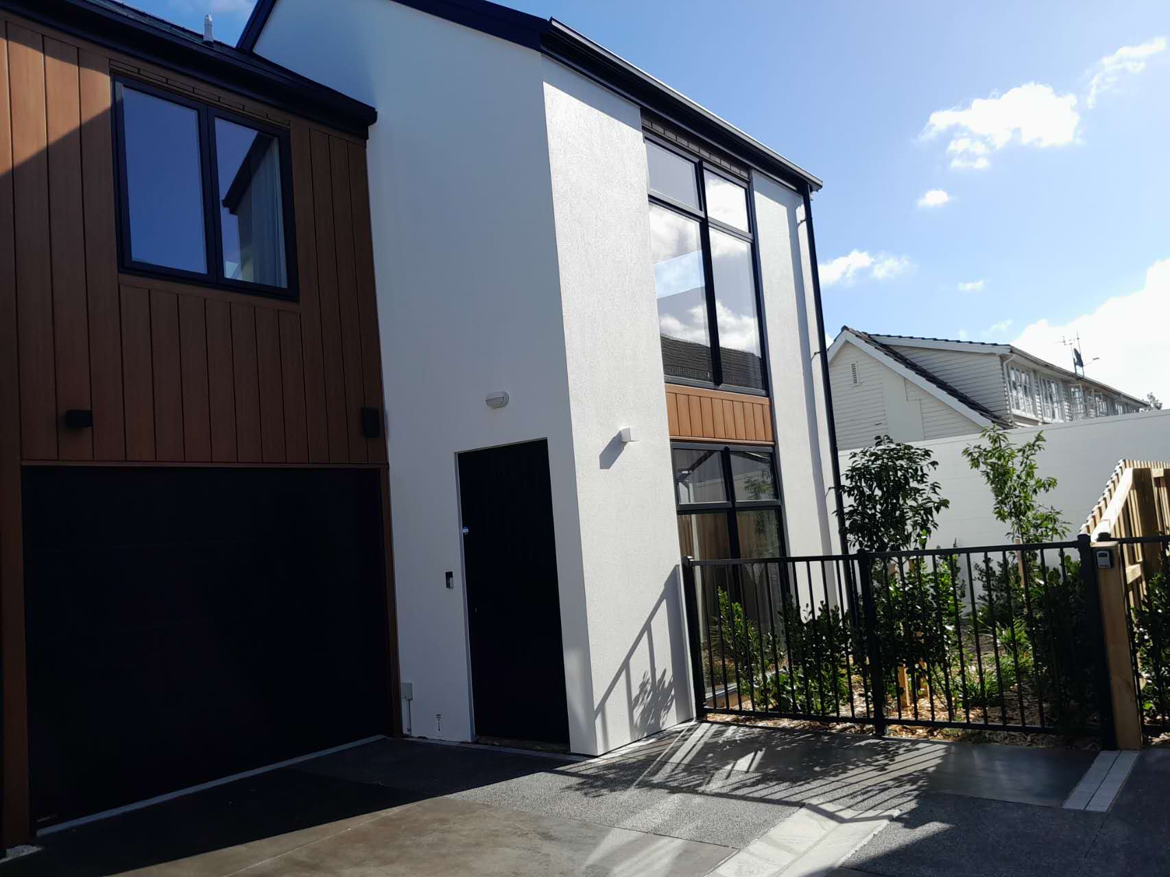 7/130 Holly Road, Merivale | 3 Bedroom 2 Bathroom | $730/Week