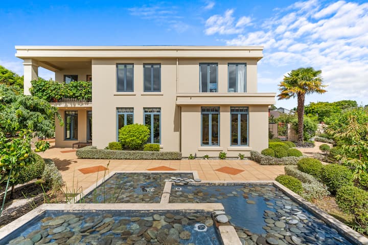 7 Palazzo Lane, Riccarton | 4 Bedrooms, 3 Bathrooms | $1500/week