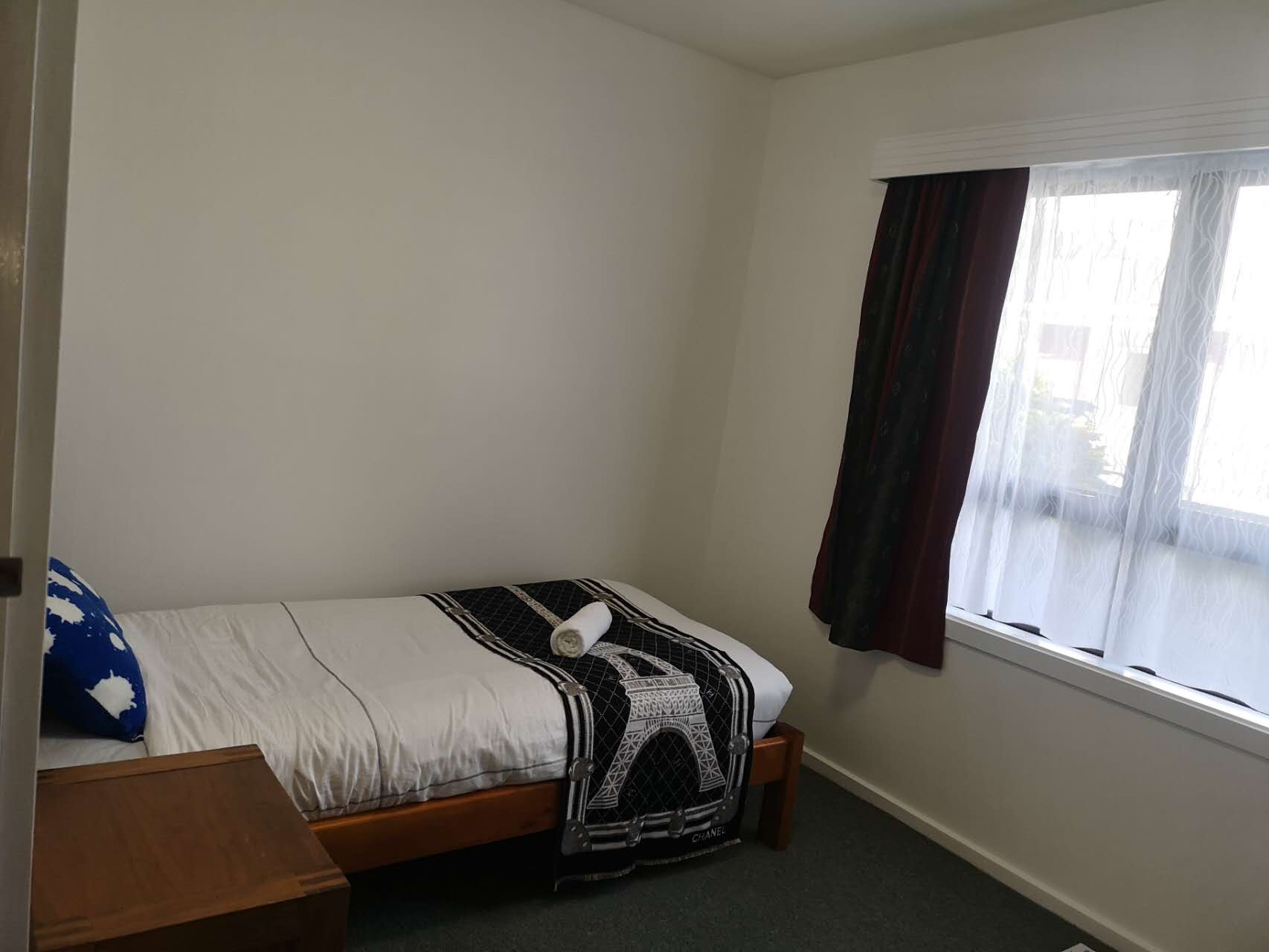 22 Yardley Street, Avonhead | 1 Bedroom 1 Bathroom studio | $380/week
